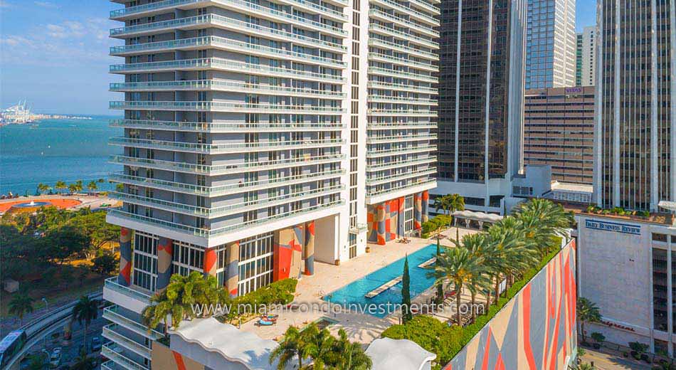 50 Biscayne swimming pool