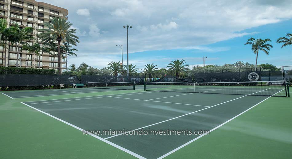 tennis courts in Surfside Florida