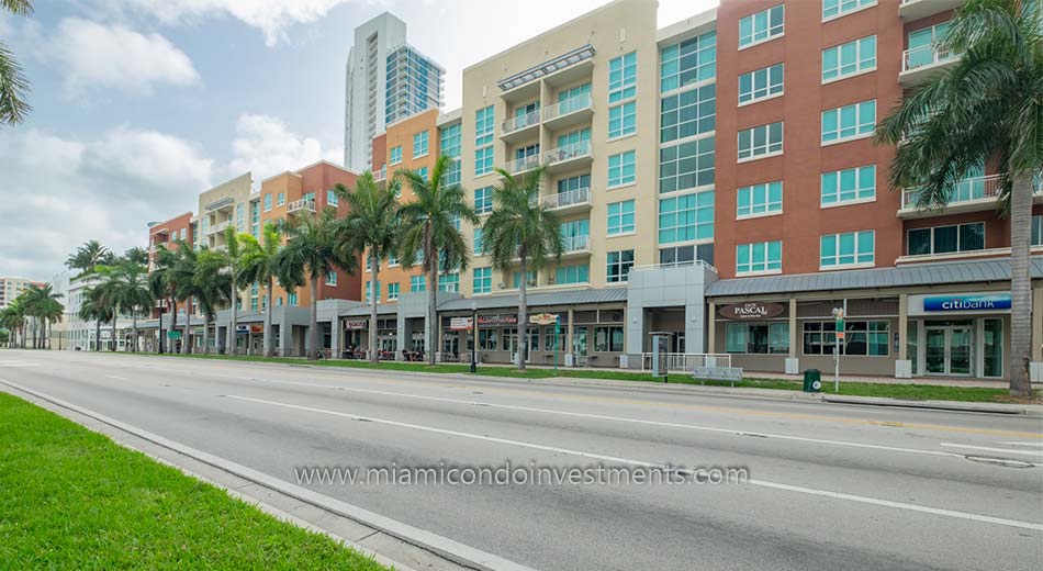 shops and restaurants at Cite on the Bay condos in Edgewater Miami