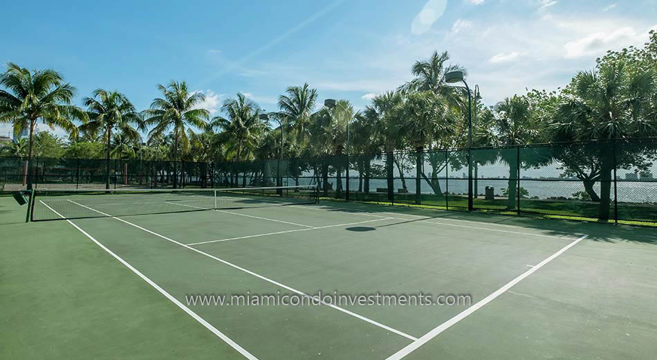 tennis courts at Margaret Pace Park in Edgewater Miami