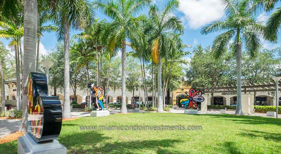 Midtown Miami green space and Britto art