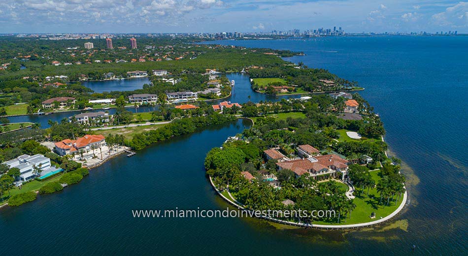 luxury homes in Gables Estates