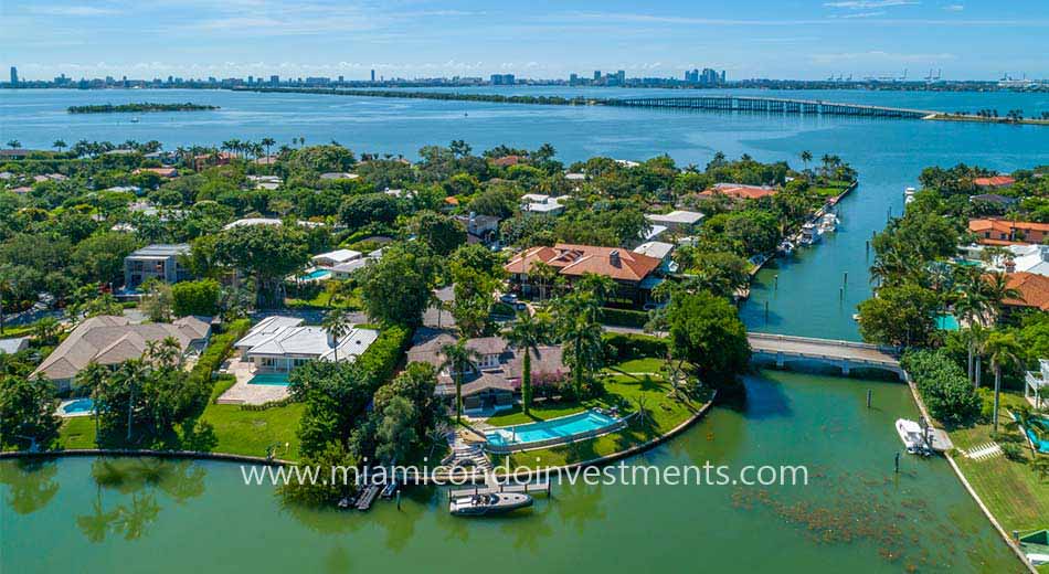 Bay Point waterfront houses