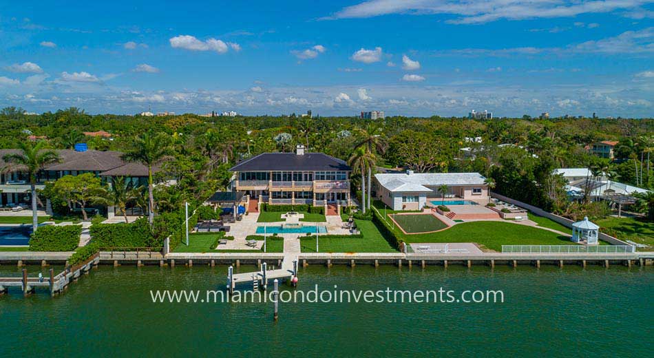 luxury houses in Bay Point Miami